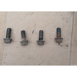 Болты крепления запаски Болты крепления запаски